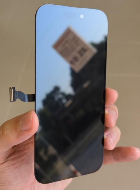 Wymiana szybki ekranu iPhone 16 w Warszawie Targówek 